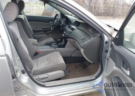 2010 Honda Accord 2.4 Lx z USA, uszkodzony, nr VIN 1HGCP2F37AA160878